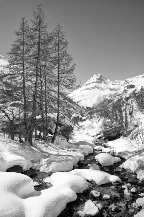 haute maurienne vanoise parc national de la vanoise savoie mont blanc tourisme bonneval sur arc ecot cascade pont de la lame